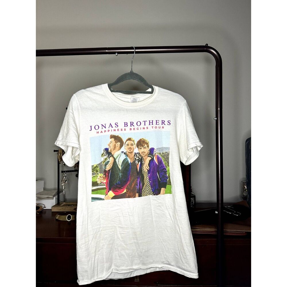 Jonas Brother's Touring Shirt 2019 Gildan Happeniess Begins Tour size small